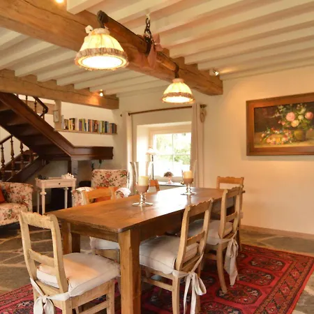 Дом отдыха Beautiful Stone Cottage With Panoramic Views Over The Hills Of The Ardens Вэм