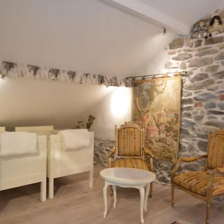 Beautiful Stone With Panoramic Views Over The Hills Of The Ardens Casa de Férias Waimes