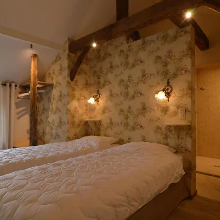 Beautiful Stone Cottage With Panoramic Views Over The Hills Of The Ardens Hébergement de vacances Waimes